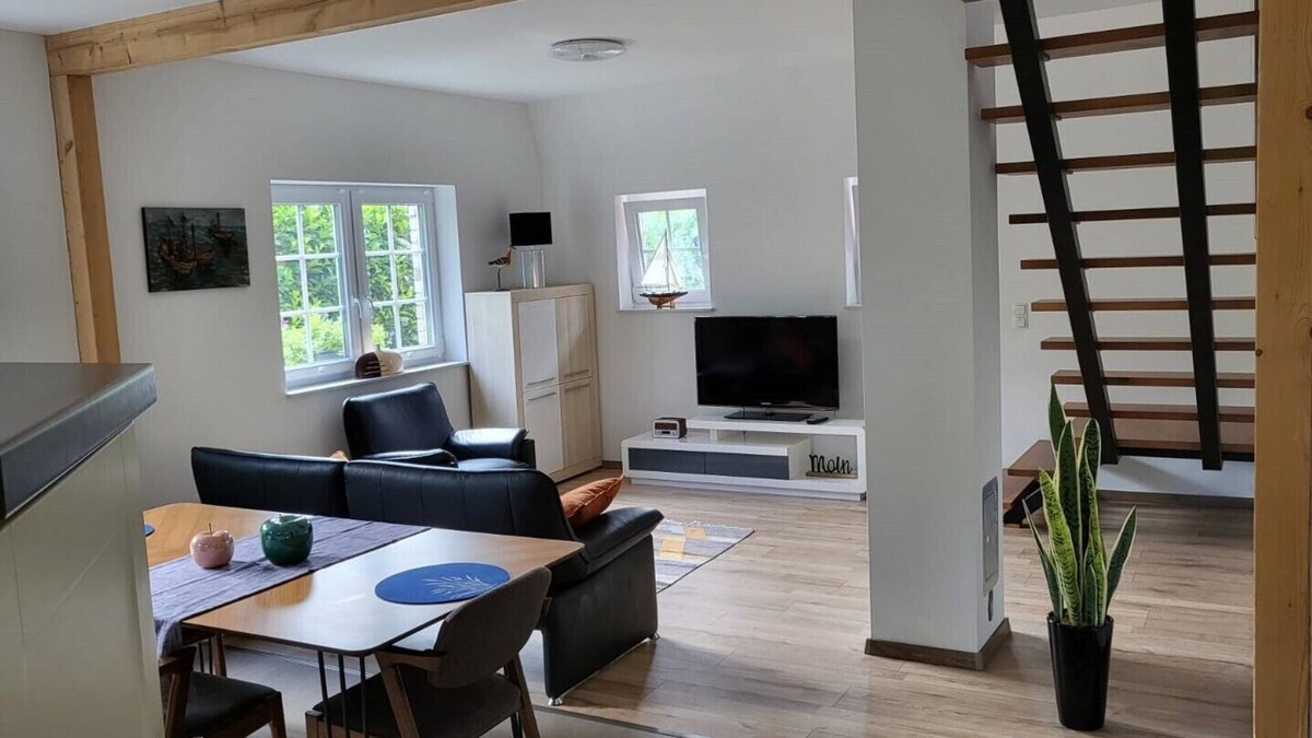 Friesoythe House | Happy Holidays - Apartment on the Coastal Canal.