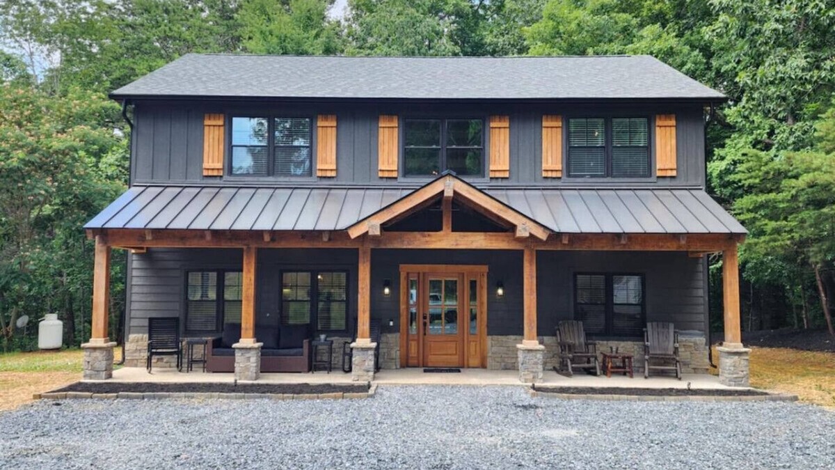 Cumberland House | Happy Hollow Barndominium Retreat