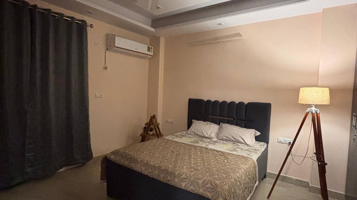 South West Apartment | Happy Homezz - Spacious 4BHK corporate apartment in fabulous Delhi