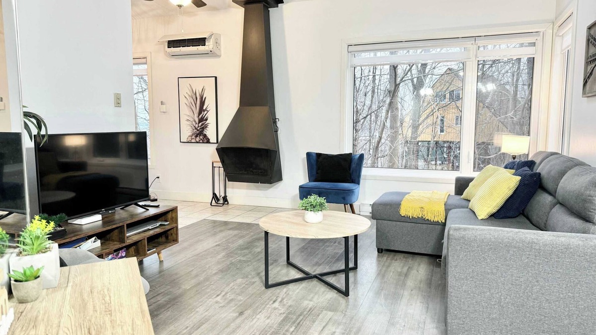 Beaupre Apartment | HAPPY HOUR - Condo Water Park