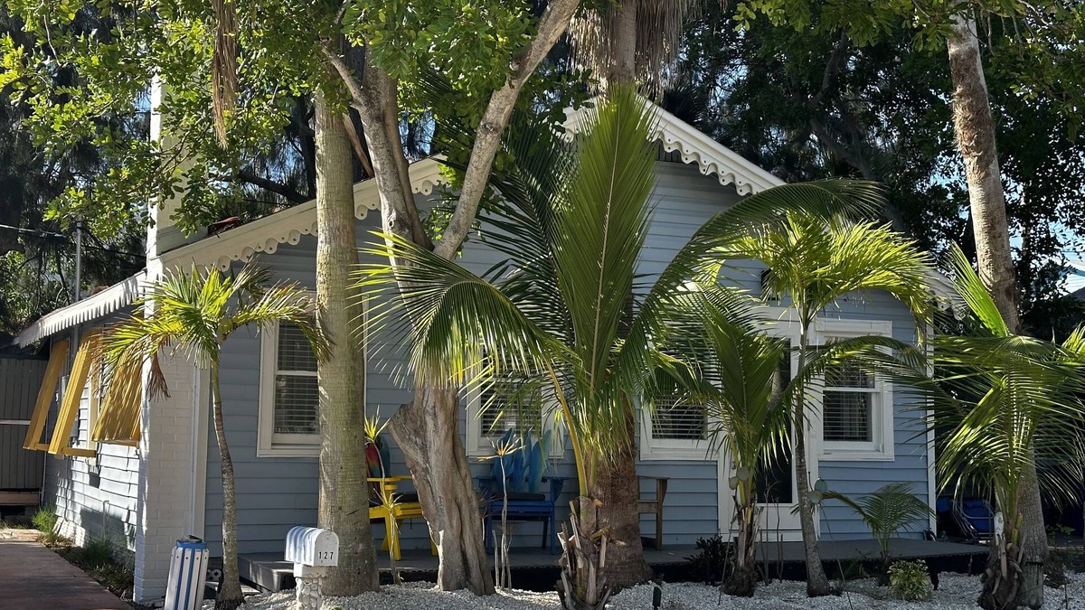 Sunset Beach Cottage | Happy Hour Cottage on Sunset Beach Treasure Island, FL. Steps from the Beach!
