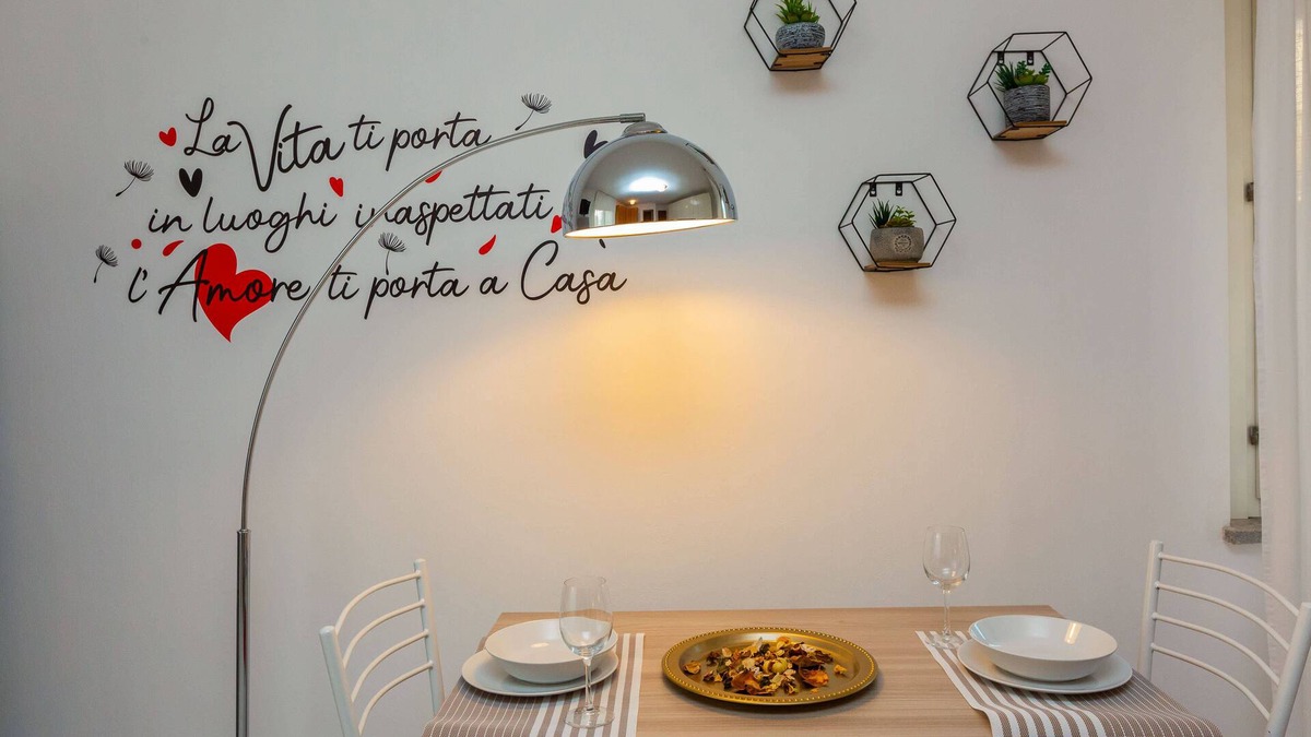 Busto Arsizio Apartment | HAPPY HOUSE [7 minutes from MXP and 30 minutes from Milan]