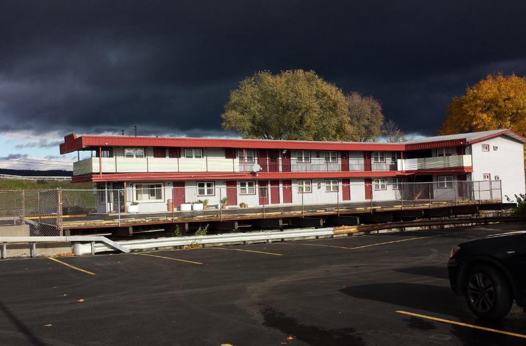 Utica Hotel | Happy Journey Motel