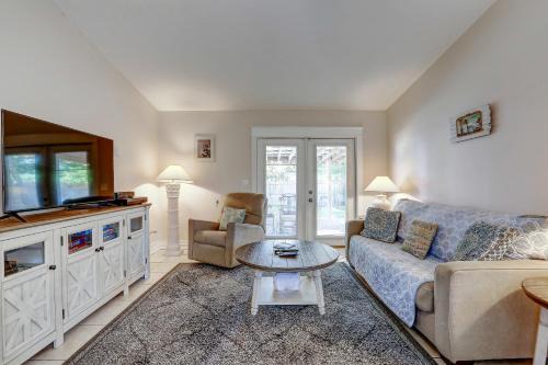 Biltmore Beach House | Happy Pelican