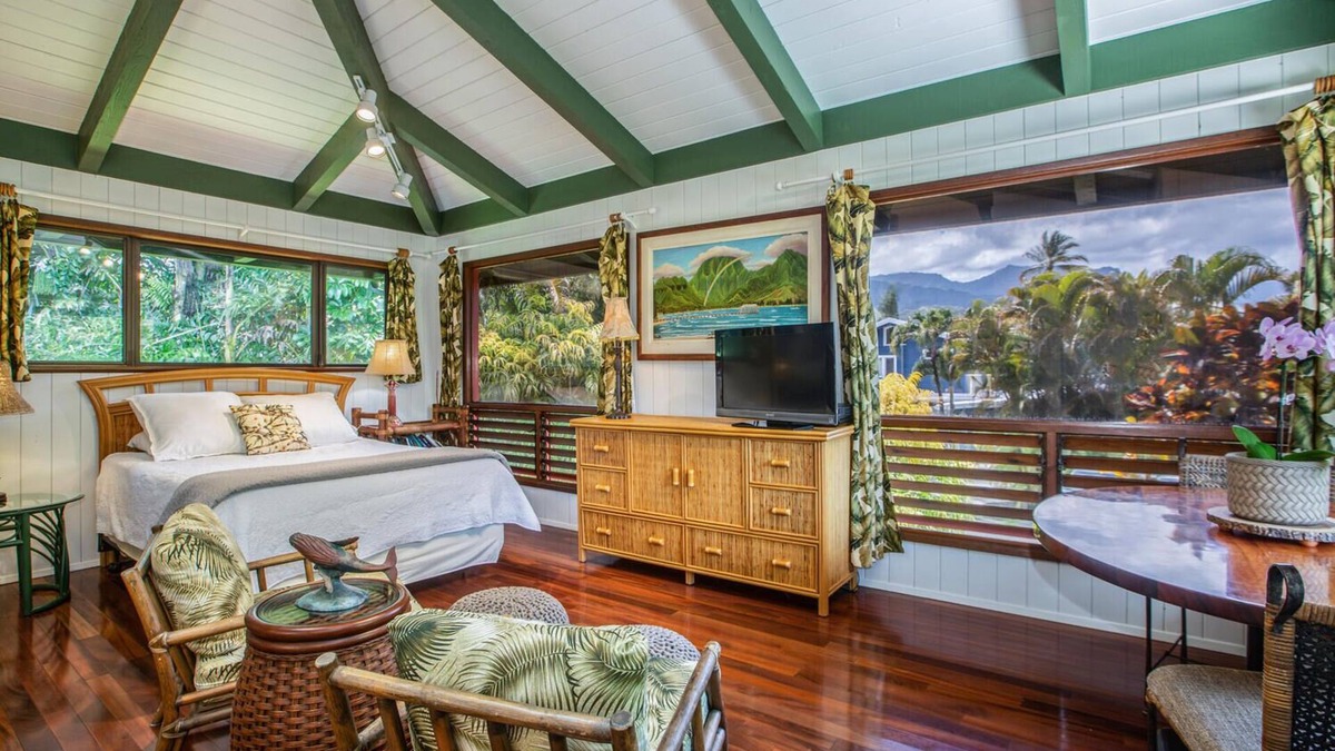 Hanalei Palms House | Happy Place Bungalow, 2-Minutes to the Beach! TVNC #4339