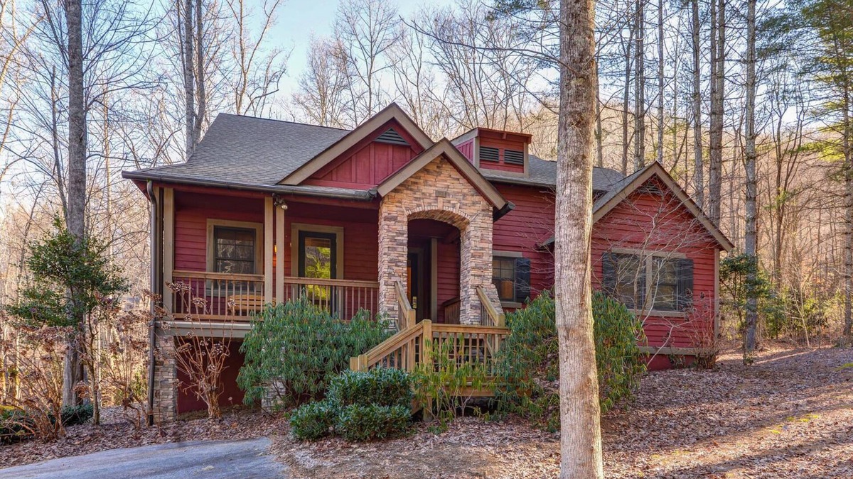 Bear Lake Reserve Cottage | Happy Place Cottage Nestled in the Mountains of NC at Bear Lake Reserve