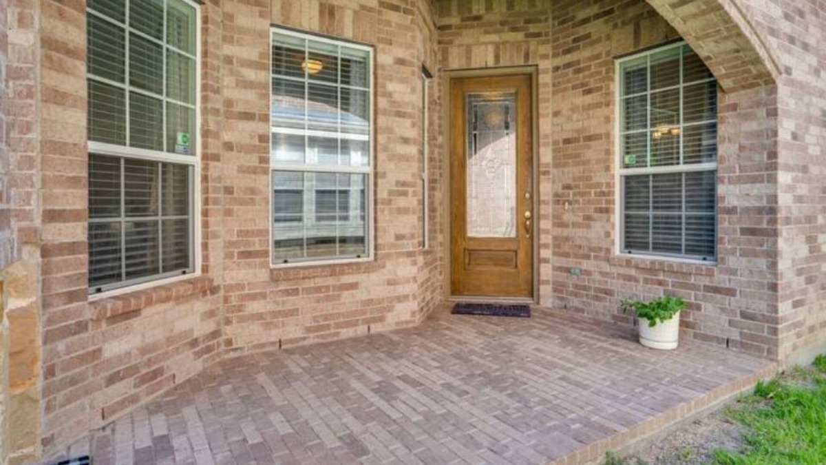 Prosper House | Happy Place: Home away from home