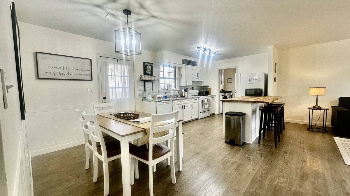 Oxford House | Happy Place in the Sip, Your Happy Place in the Sip!