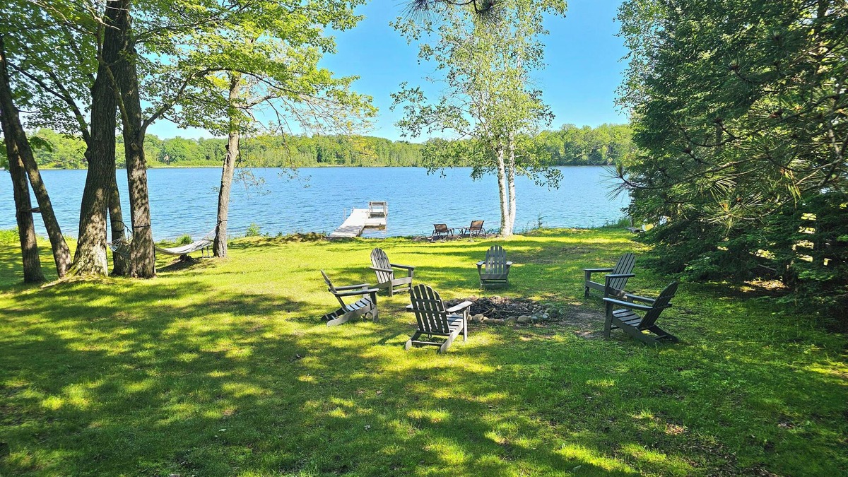 Spooner Cabin | Happy Shores Log Cabin on Spooner Lake