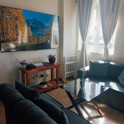 Trece Martires Apartment | Happy Stays D - 300mbps - 65"TV NetFlix, Disney - Washer