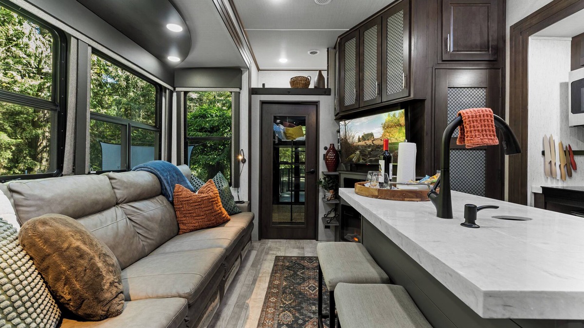 Sequim House | Happy Valley Hideaway with 2 Bedrooms & Fire Pit