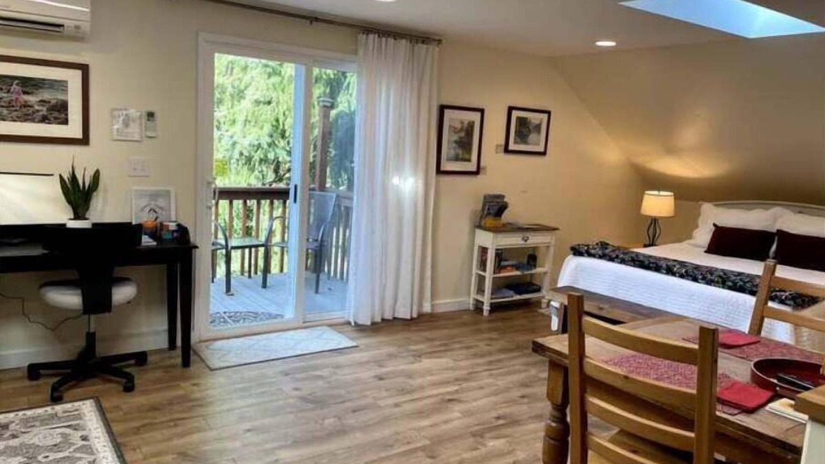 Anacortes Apartment | Happy Valley Studio - Peaceful rest in nature, just 5 minutes from downtown!