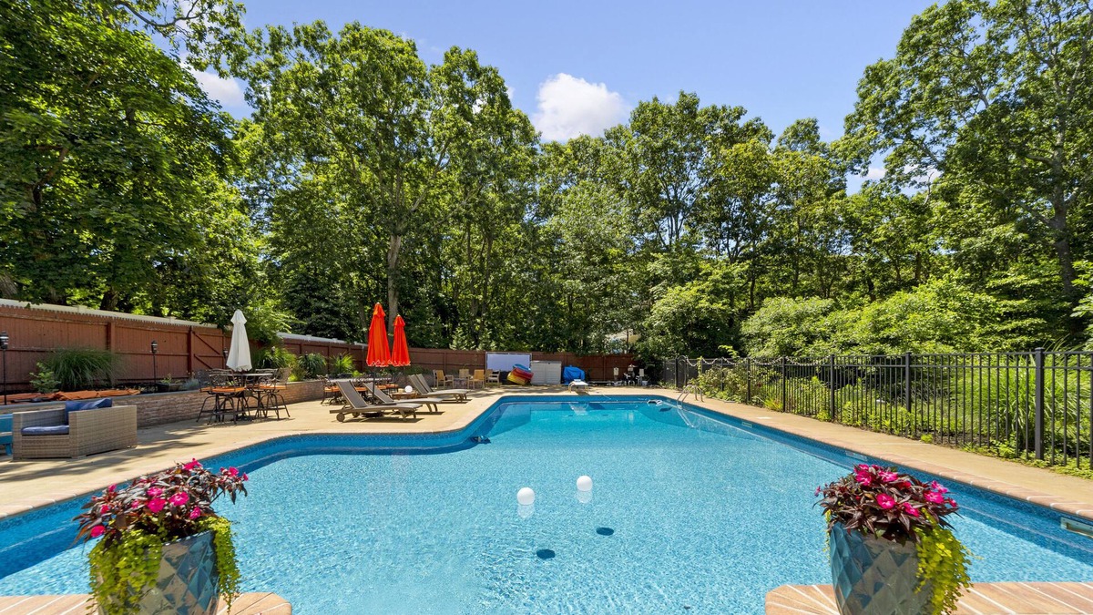 Center Moriches House | Haptons secluded huge 4 bedroom paradise!