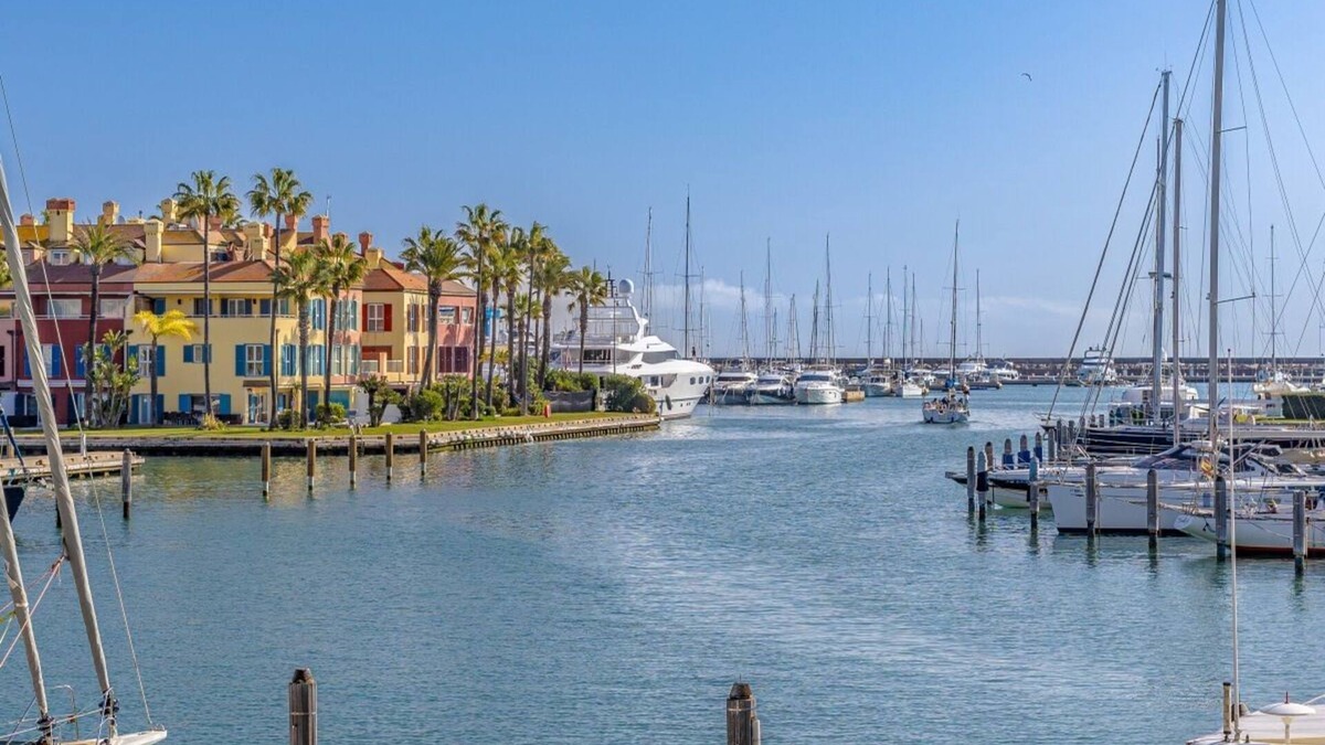 Sotogrande Apartment | Harbor/Canal view 2-bedroom apartment in Puerto Sotogrande, Spain