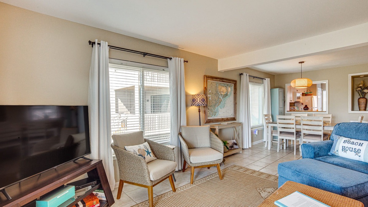 Oceanmarsh Subdivision Condo | Harbor Island Condo with Deck - Steps to Beach!