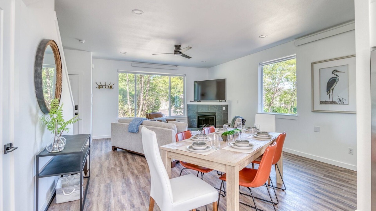 Depoe Bay House | Harbor Lights 3: New 2024, Hot Tub, Pet OK