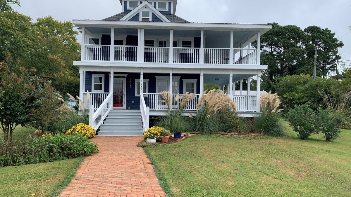 Onancock House | Harbor Master-Waterfront 3 bedroom home with endless pool pickleball fenced yard