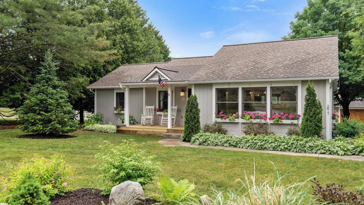 Harbor Springs House | Harbor Springs and Nub's Nob - Perfect Location for A Fun Filled Vacation!