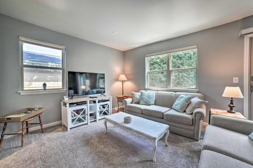 Harbor Springs House | Harbor Springs Winter Retreat about 6 Mi to Skiing!