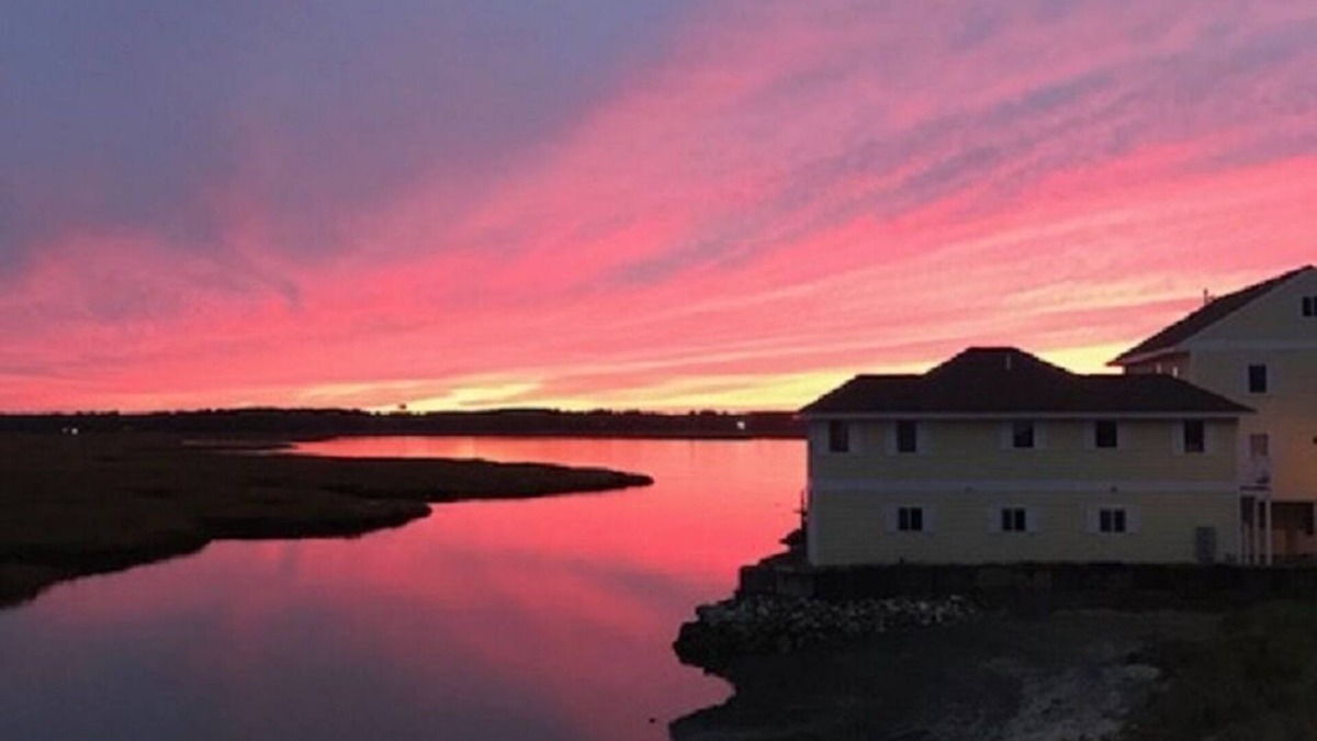 Seabrook Apartment | Harbor views and beach! Sunsets! Walk to restaurants, coffee shops, yoga, beach