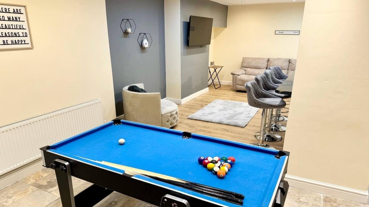 Birmingham House | Harborne House, 4 bedrooms, Perfect for Families & Contractors