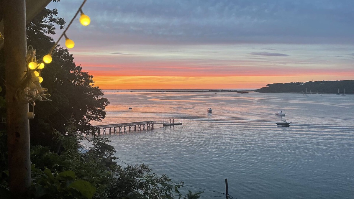 Poquott House | Harborside Serenity