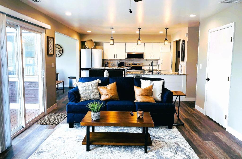 Huron House | Harborview 3-6-8 on Main