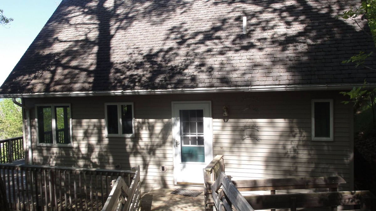 Forest Beach Cottage | Harborview Cottage Overlooking Beautiful Lake Michigan