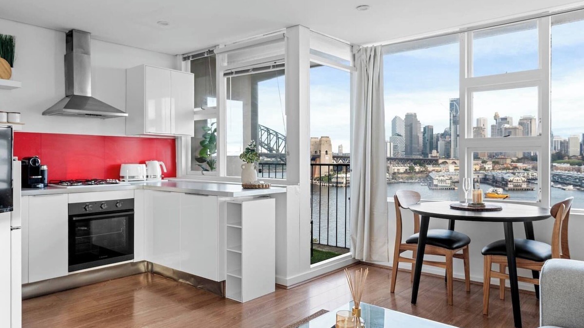 McMahons Point Apartment | Harbour Horizons Chic Studio Above Sydneys Icons