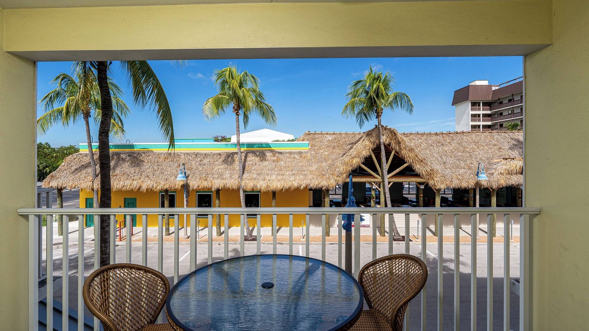 Fort Myers Beach Hotel | Harbour House At The Inn