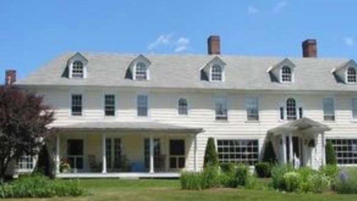 Cheshire Bed & Breakfast | Harbour House Inn