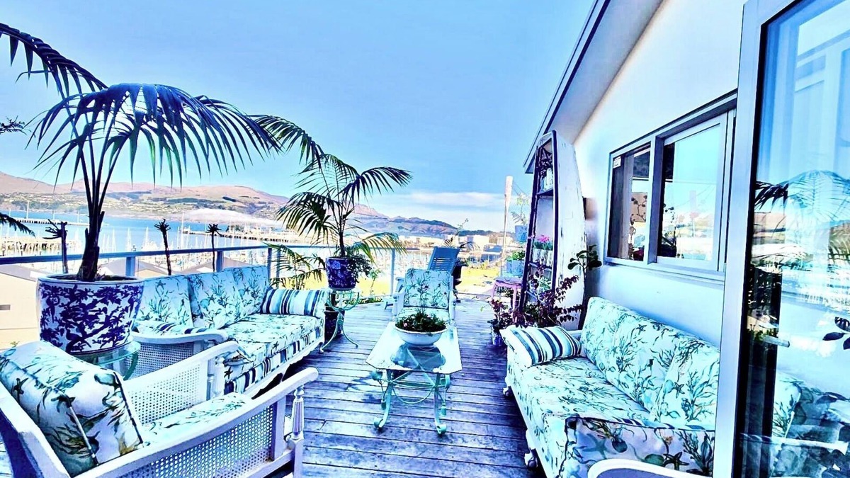 Lyttelton House | Harbour/marina views in Lyttelton, out door bath,15 mins from Christchurch