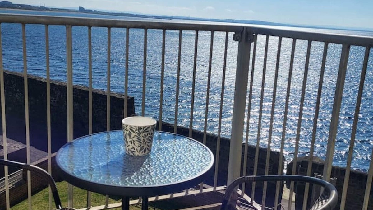 Saltcoats Apartment | Harbour Point -Coorie Doon Stays