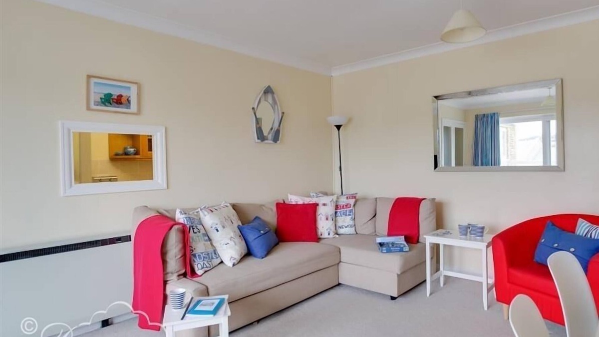 West Bay Cottage | HARBOUR SCENE, pet friendly, country holiday cottage in West Bay