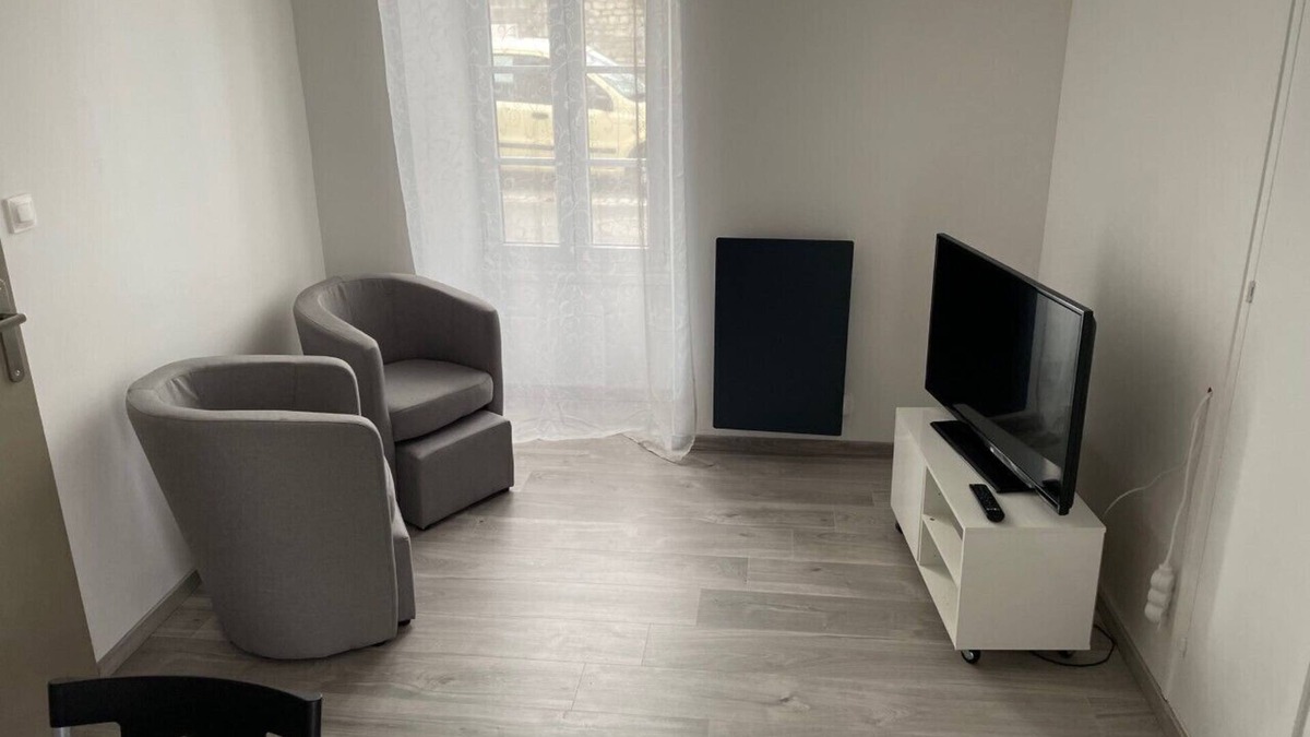 Soubise Apartment | Harbour-side accommodation