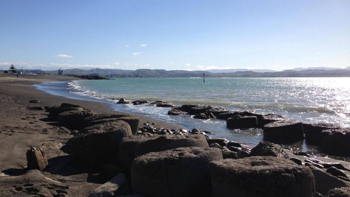 Ahuriri Hotel | Harbour View Motel on Ahuriri Beach in Napier NZ with sea view suites