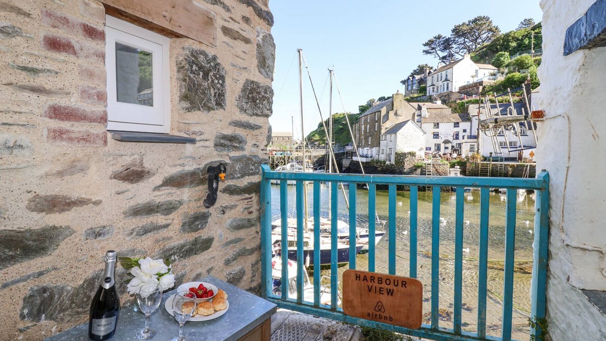Polperro House | HARBOUR VIEW, pet friendly, country holiday cottage in Polperro