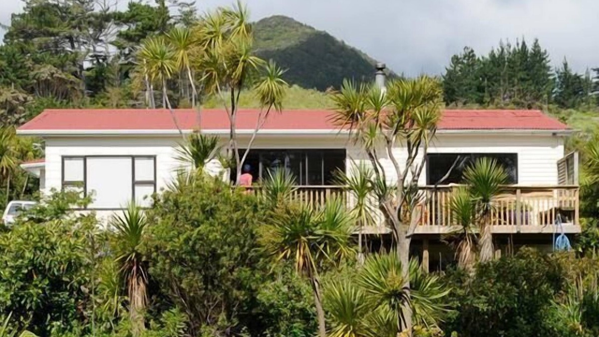 Omapere House | Harbour views OMAPERE MAGIC Spacious 3 bedroom 2 bathroom