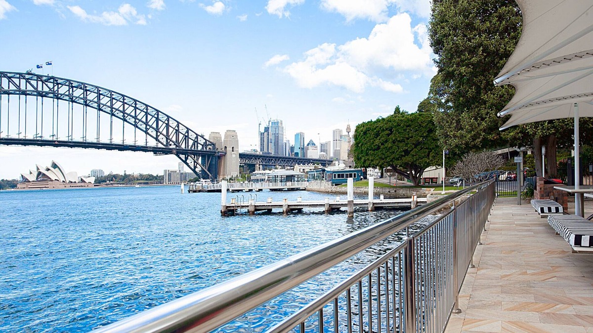 McMahons Point Apartment | Harbourside Apartment with Spectacular Pool