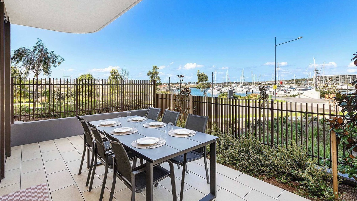 Shell Cove Apartment | Harbourside Delight - Footsteps from Marina!