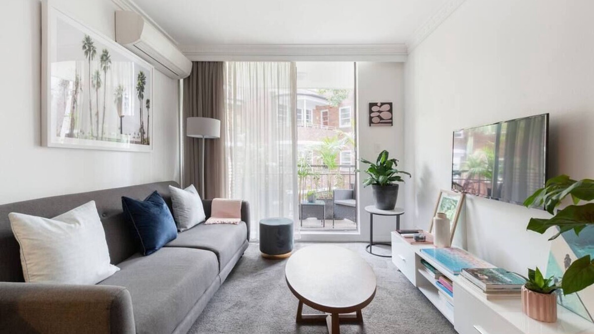 Elizabeth Bay Apartment | Harbourside Style, 2 Bed, A/C, Pool -Elizabeth Bay