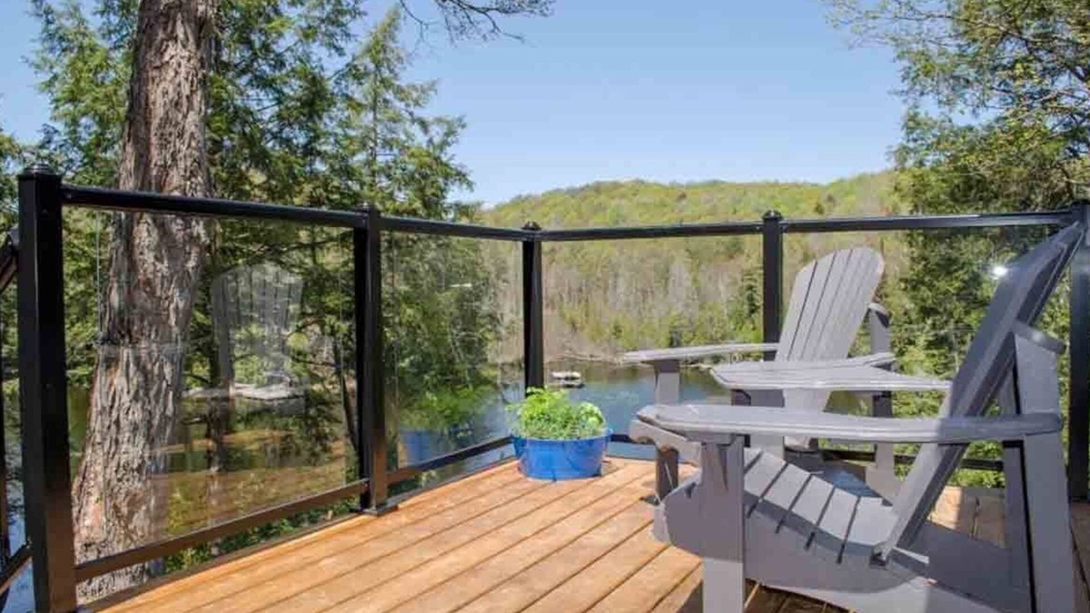 Dysart et al Cottage | Harcourt on the Hill - Secluded 3BR Cottage w/Sauna, Dock, Kayaks, Wi-Fi