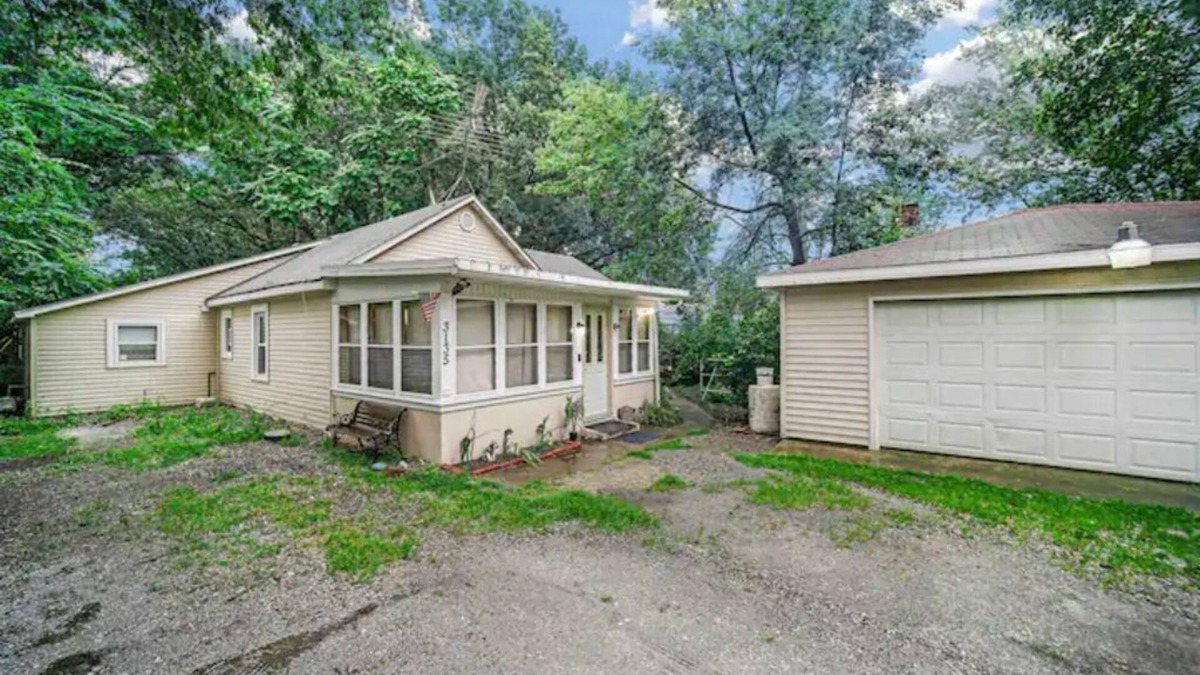 Gary House | HardRock Hideaway - 5br, Cozy, Steps from Casino!