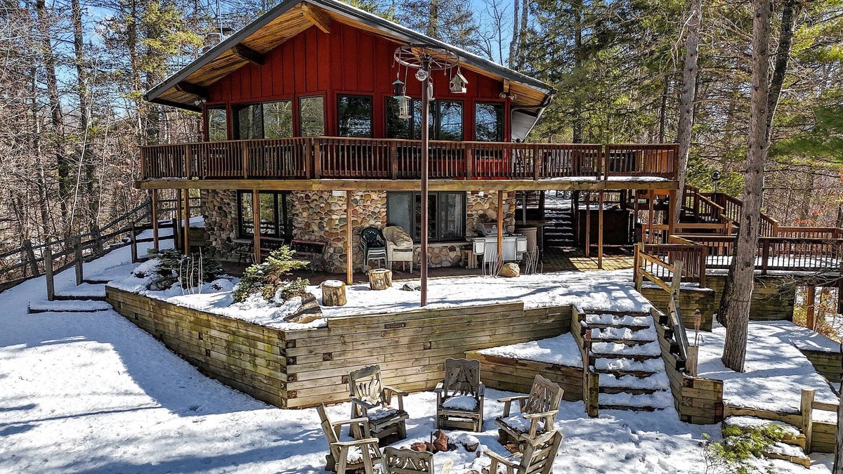 Athelstane Cabin | Hardwood Point nAmazing 7-bedroom vacation compound in Silver Cliff with AC WiFi