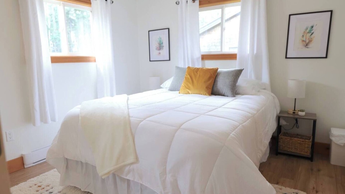 Rollo Bay House | Hare Hideaway with Fireplace