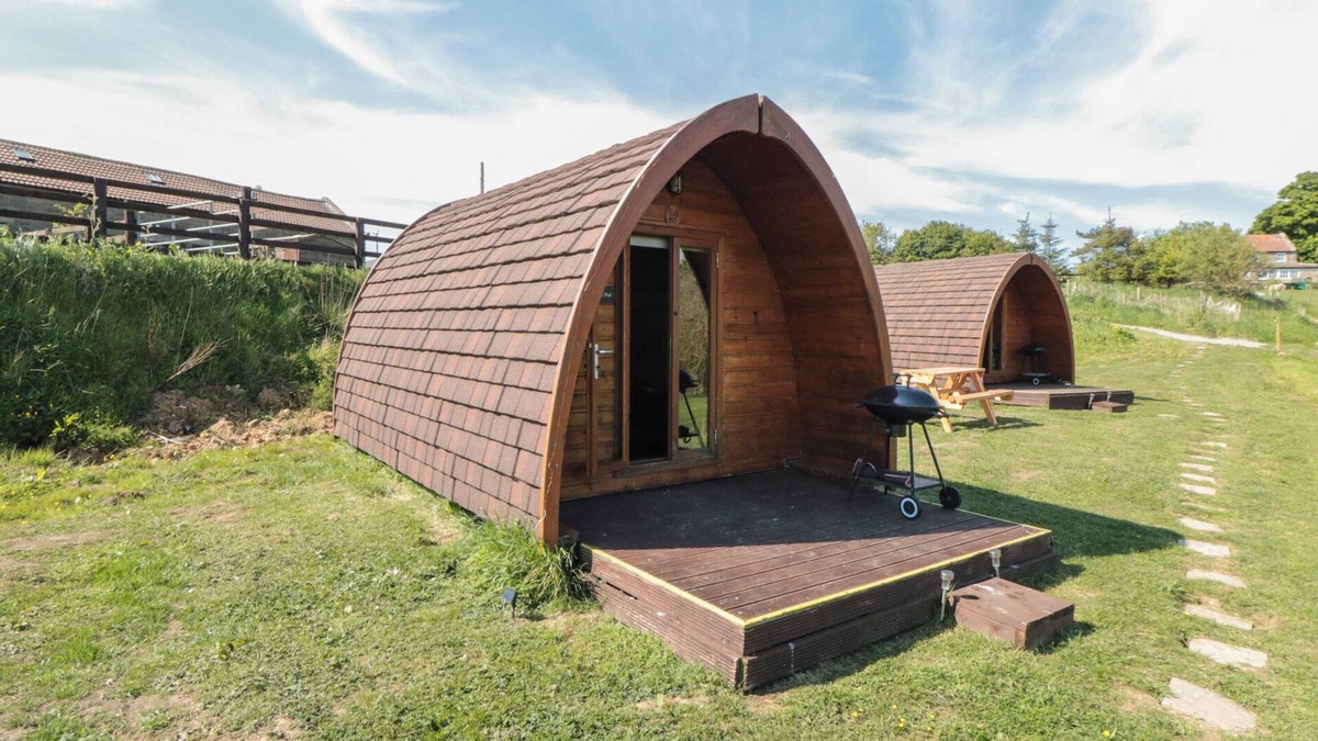 Scarborough Cottage | HARE POD, pet friendly, with a garden in Burniston