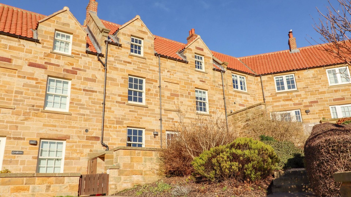 Sandsend Cottage | HAREBELL, pet friendly, luxury holiday cottage in Sandsend