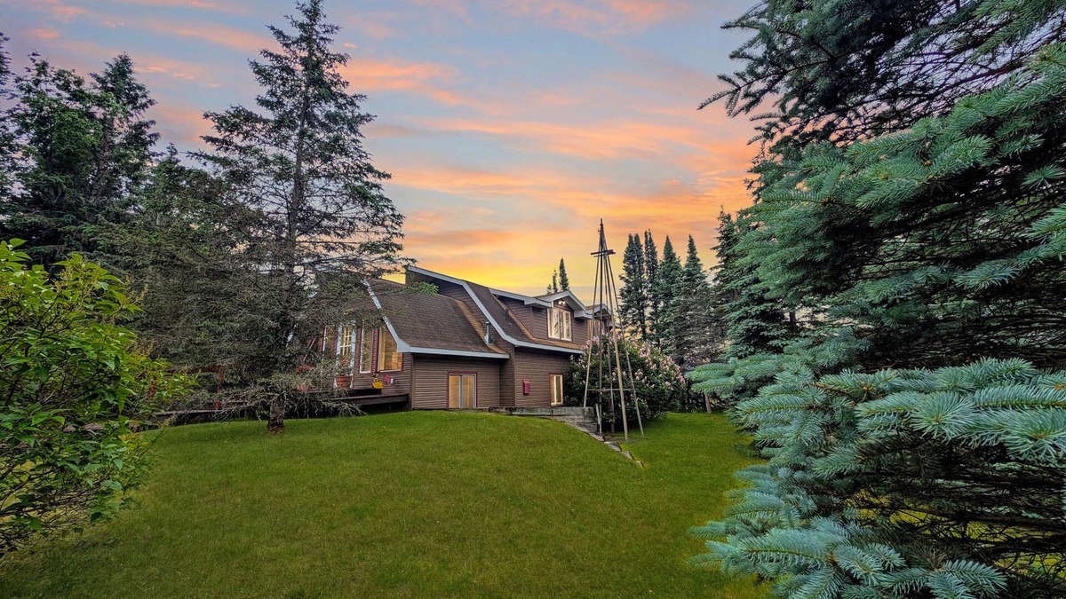 Sayner Cabin | Harlequin Haven | HotTub, AC, Lake Access & Dock, Dogs OK w/fee