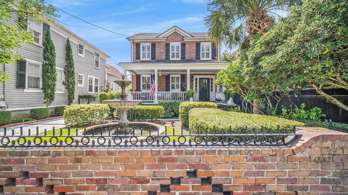 Harleston Village House | Harleston Village Family Friendly Downtown Home