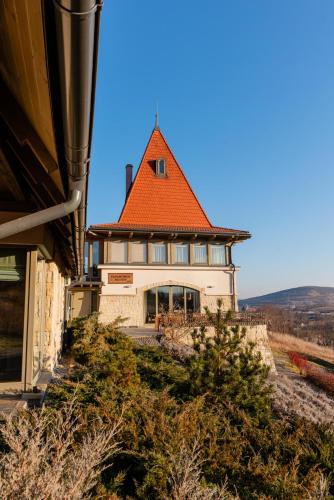 Savadisla House | Harmonia Mundi